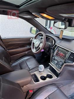 جیپ گراند شیرۆکی